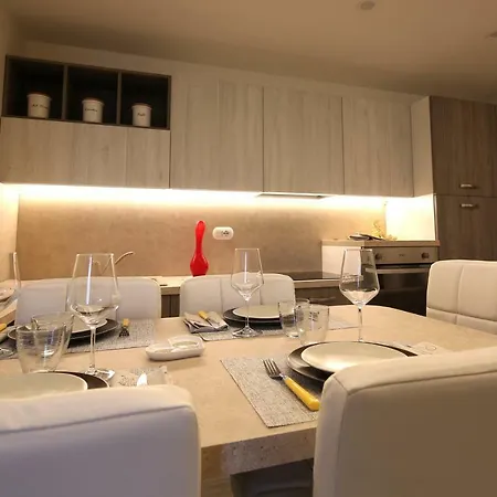 Giardino Apartment *
